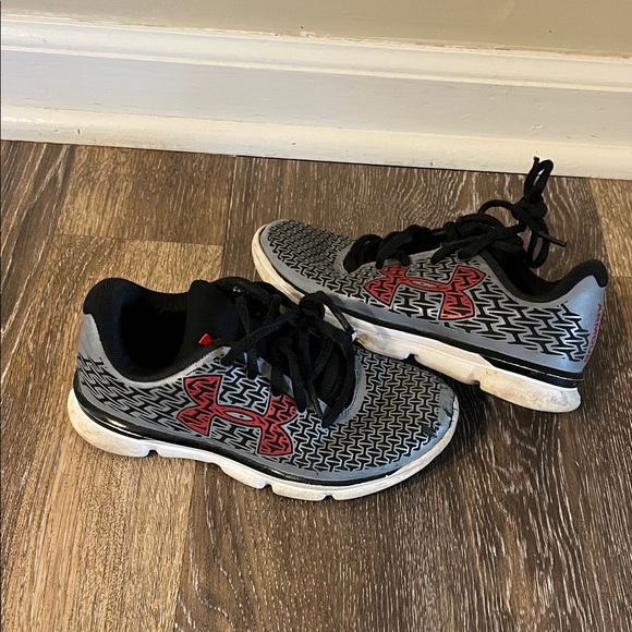 Under Armour Other - Under Armour Kids Sneakers - Black and Gray with Red Accents